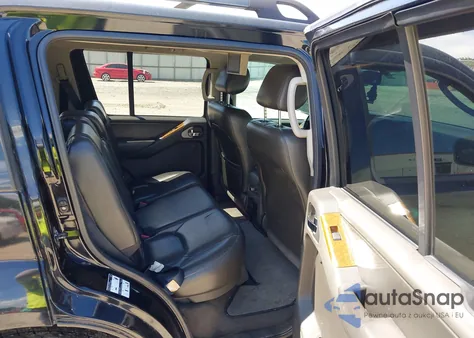 2006 Nissan Pathfinder Le z USA, uszkodzony, nr VIN 5N1AR18U06C605128